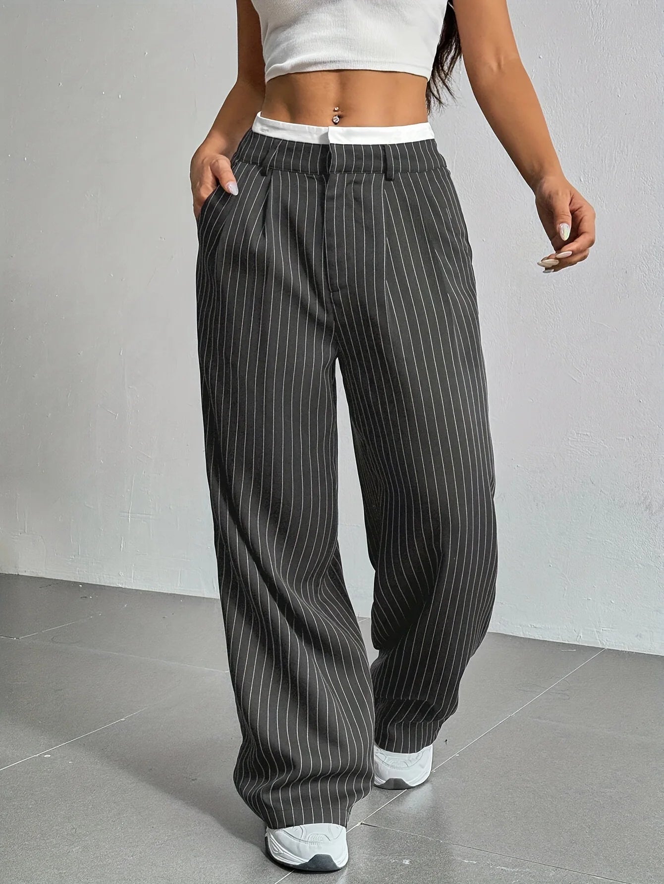 Women Stripes Printed Full Length Pants