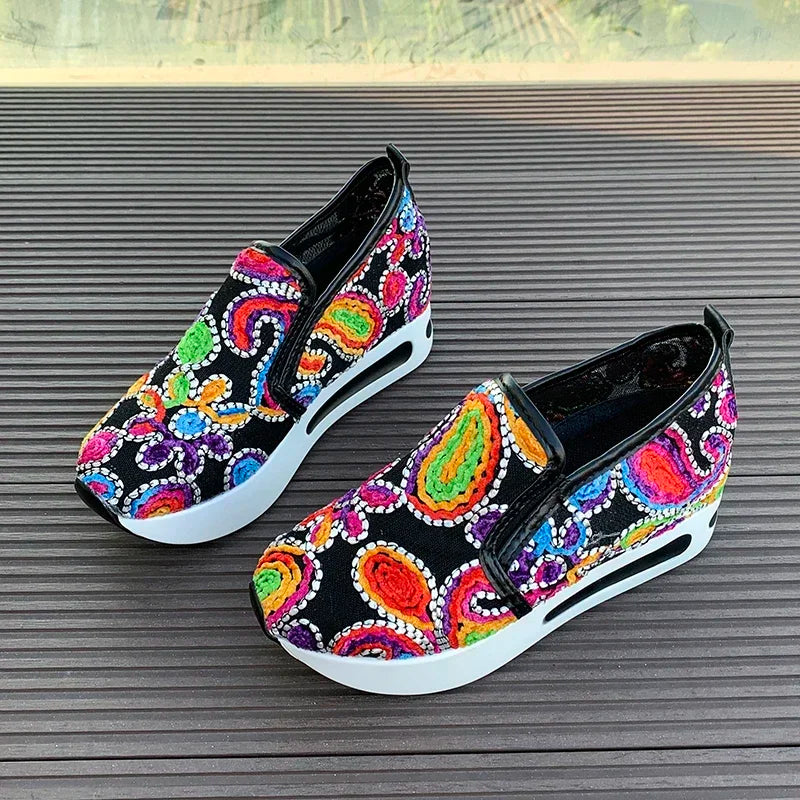 花卉圖案刺繡網眼厚底運動鞋
