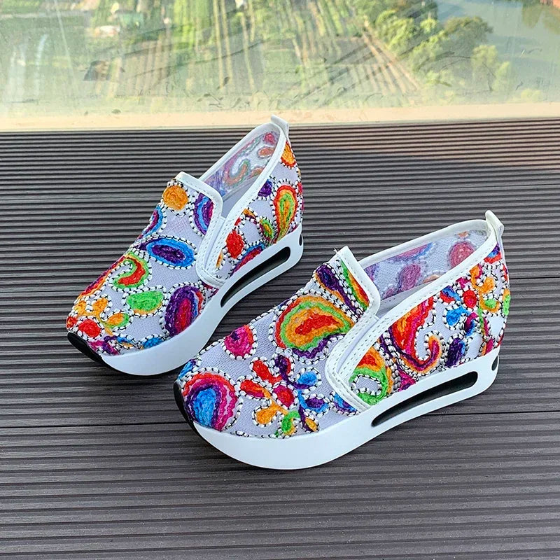 花卉圖案刺繡網眼厚底運動鞋