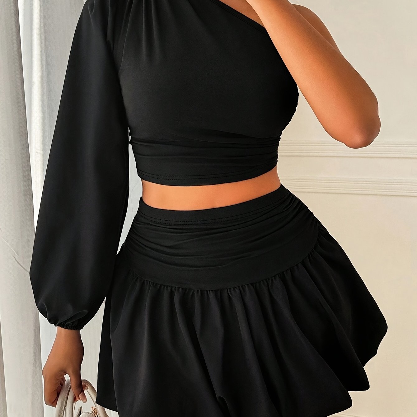 Elegant And Stylish Women'S Pleated Puff Sleeve Top And Mini Ruffled Hem Skirt