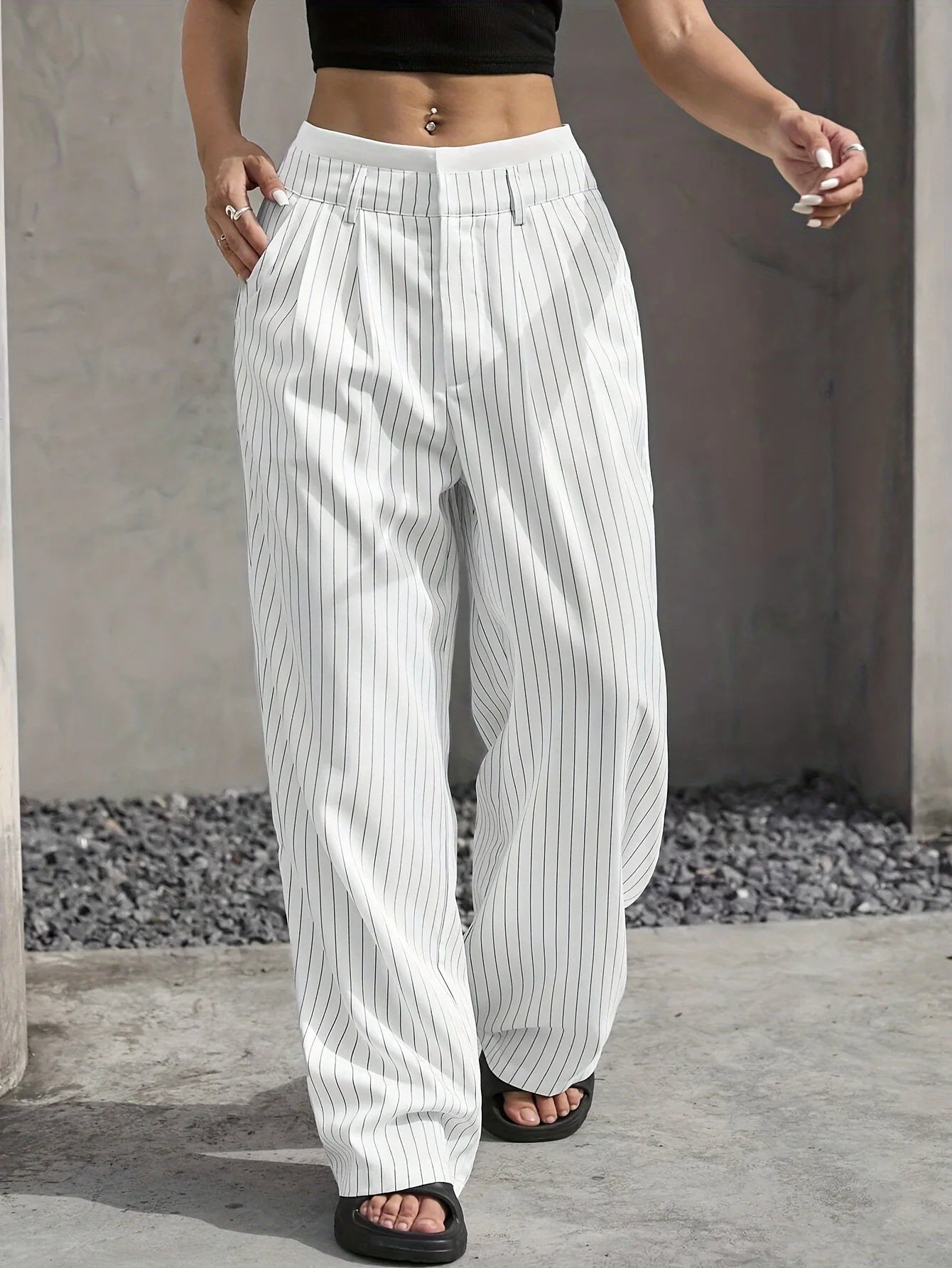Women Stripes Printed Full Length Pants