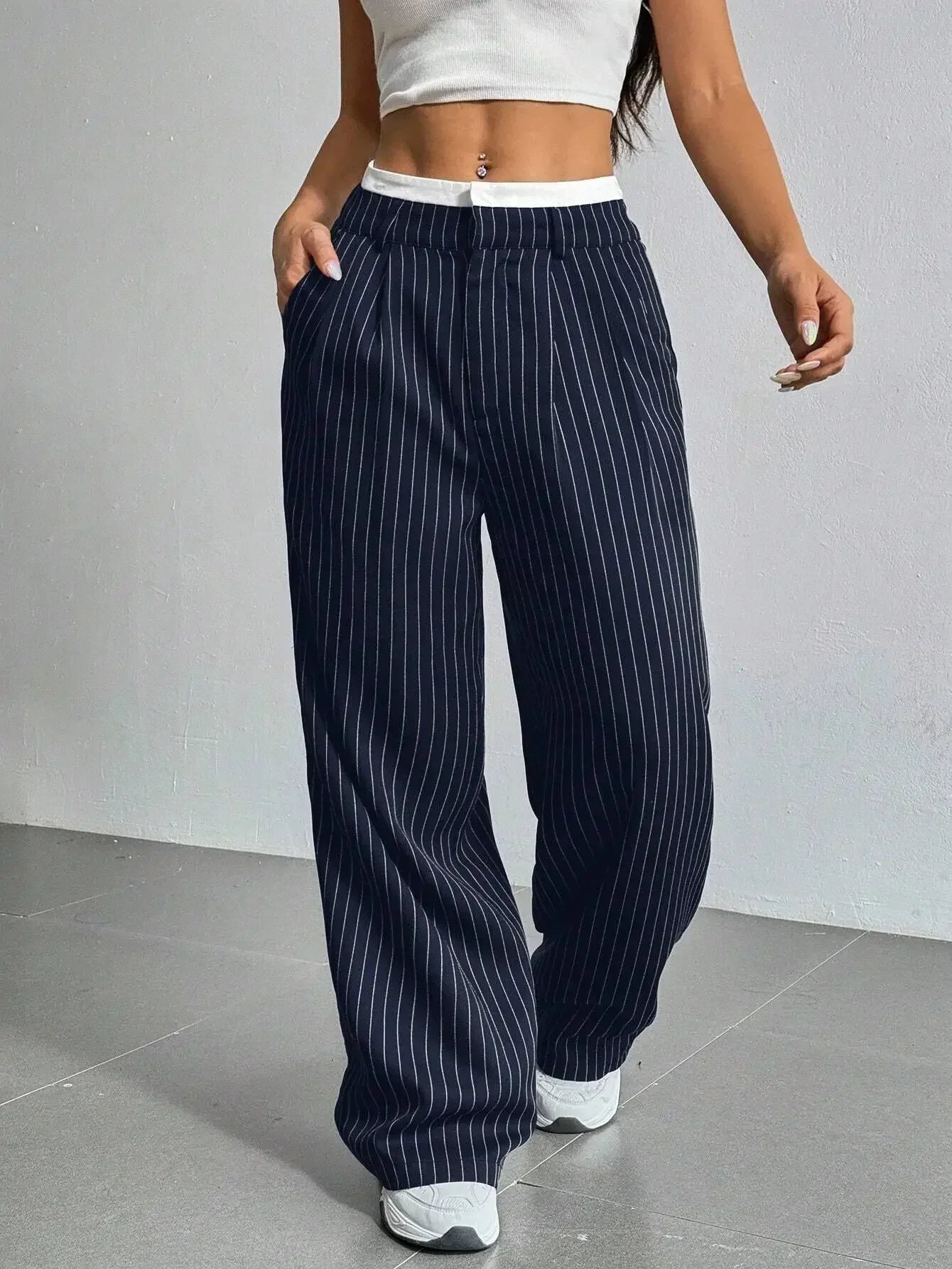 Women Stripes Printed Full Length Pants
